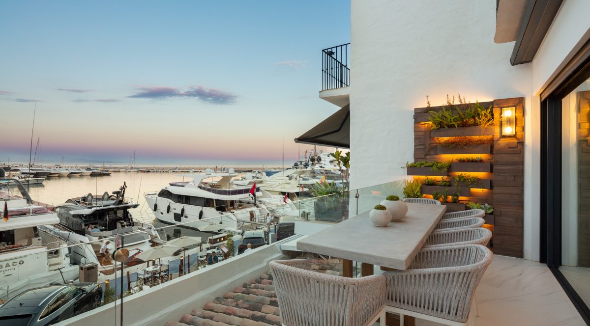 Luxury apartment in Puerto Banus, Marbella